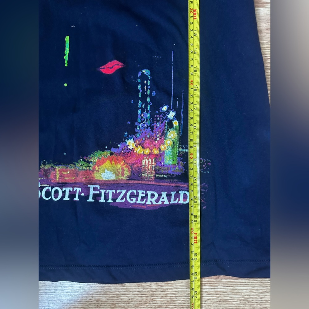 The Great Gatsby Graphic Tee - Picture 7 of 9